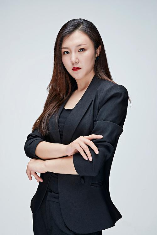 石女士